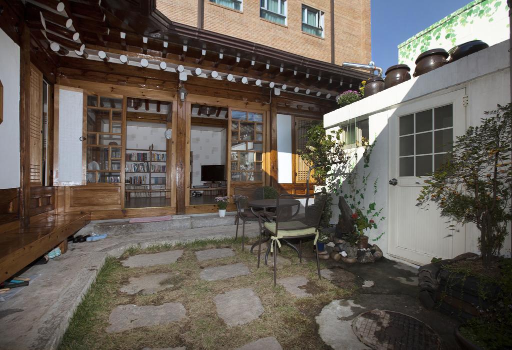 Vine Hanok Guesthouse Сеул Екстер'єр фото