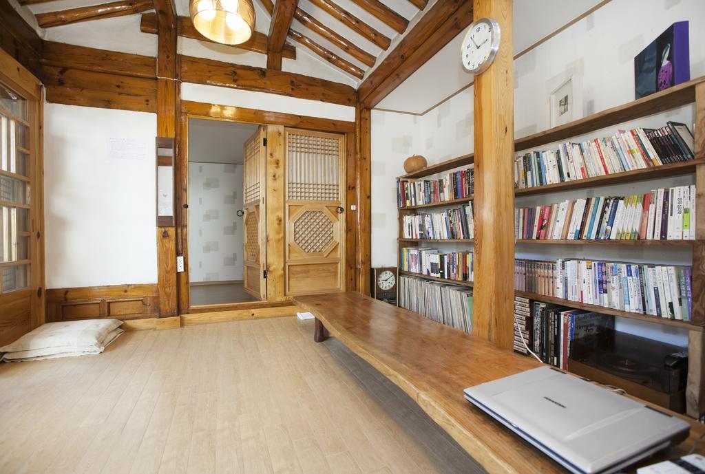 Vine Hanok Guesthouse Сеул Екстер'єр фото