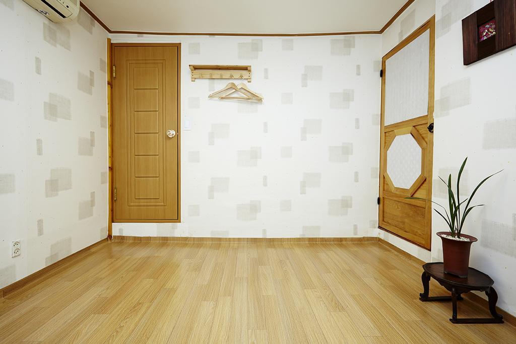 Vine Hanok Guesthouse Сеул Номер фото